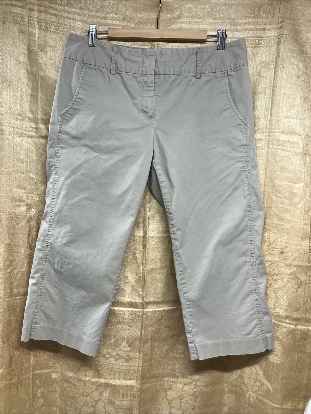 Daisy Fuentes Khaki Cropped Pants